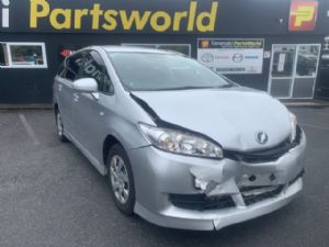 Toyota Wish ZGE20