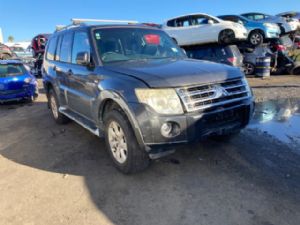 Mitsubishi Pajero V98W