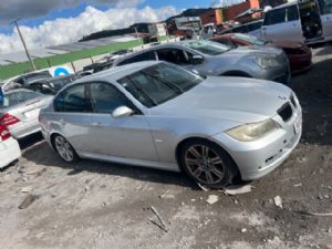 BMW 3 Series  320i E90