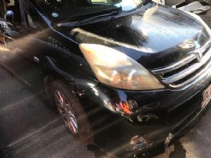 Toyota Isis ANM15 2004-2017