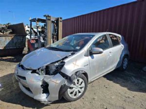 Toyota Aqua NHP10 2011-2015