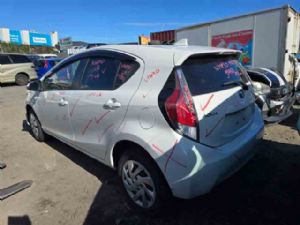 Toyota Aqua NHP10 2015-2017