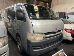 Toyota Hiace TRH200