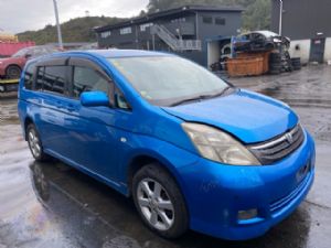 Toyota Isis ANM10 2004-2017