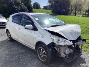 Toyota Aqua NHP10 2011-2015