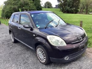 Mazda Verisa DC 2WD 01/04 on