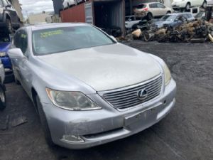 Lexus LS460 USF40