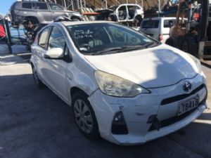 Toyota Aqua NHP10 2011-2015