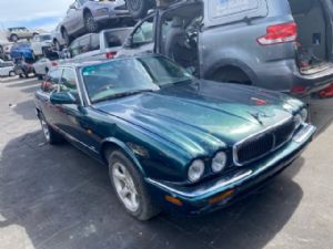 Jaguar XJ Series XJ 8