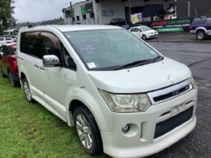 Mitsubishi Delica CV4W