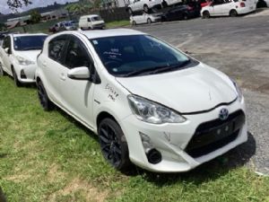Toyota Aqua NHP10 2015-2017