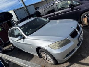 BMW 3 Series  320i E90