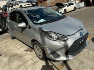 Toyota Aqua NHP10 2015-2017