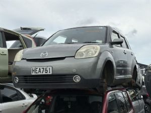 Mazda Verisa DC e4WD 01/04 on
