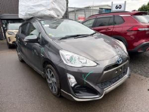 Toyota Aqua NHP10 2015-2017