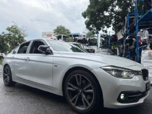 BMW 3 Series  318I F30 LCI