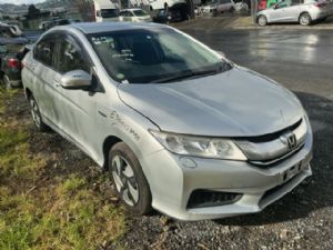 Honda Grace GM4