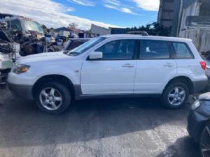 Mitsubishi Airtrek CU4W