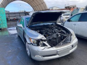 Lexus LS460 USF40