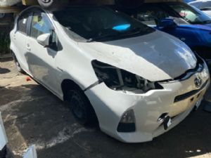 Toyota Aqua NHP10 2011-2015
