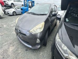 Toyota Aqua NHP10 2011-2015