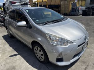 Toyota Aqua NHP10 2011-2015