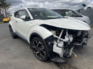 Toyota C-HR NGX10