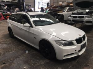 BMW 3 Series  323