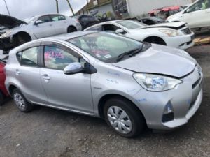Toyota Aqua NHP10 2015-2017