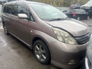 Toyota Isis ANM10 2004-2017
