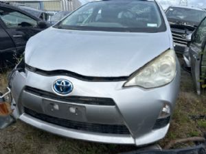 Toyota Aqua NHP10 2011-2015