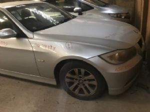 BMW 3 Series  320i E90