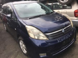 Toyota Isis ZNM10 2004-2017