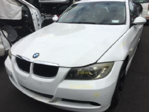 BMW 3 Series  320i E90