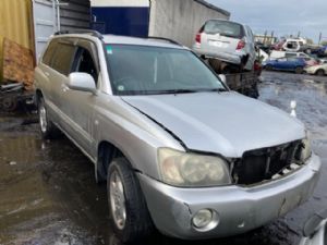 Toyota Kluger ACU20