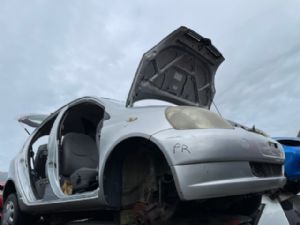 Toyota Vitz SCP10