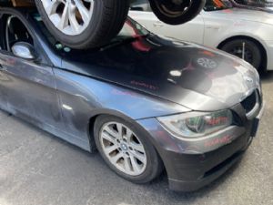 BMW 3 Series  320i E90