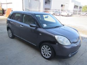 Mazda Verisa DC 2WD 01/04 on