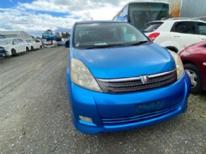 Toyota Isis ANM10 2004-2017