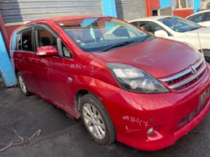 Toyota Isis ANM10 2004-2017