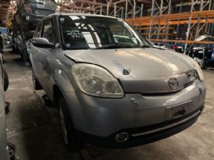Mazda Verisa DC 2WD 01/04 on