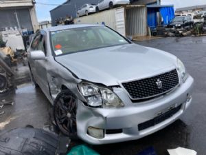 Toyota Crown GRS180
