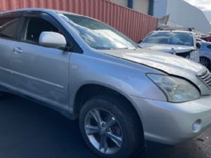 Toyota Harrier MHU38W