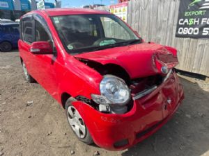 Toyota Sienta NCP80 2003-2015