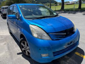 Toyota Isis ANM10 2004-2017