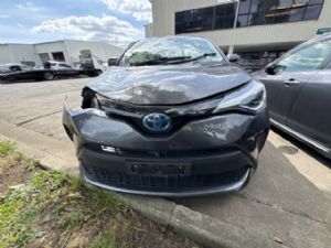 Toyota C-HR NGX10