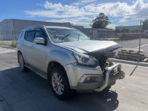 Isuzu MU-X UCS85 2017-->