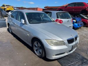 BMW 3 Series  323