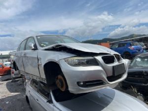 BMW 3 Series  325I E90