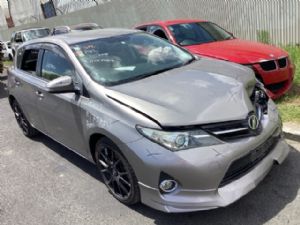 Toyota Auris ZRE186